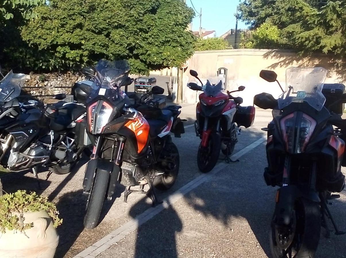 Belli Come Il Sole Serri Buitenkant foto